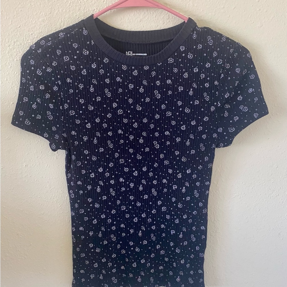 Size small black ribbed shirt